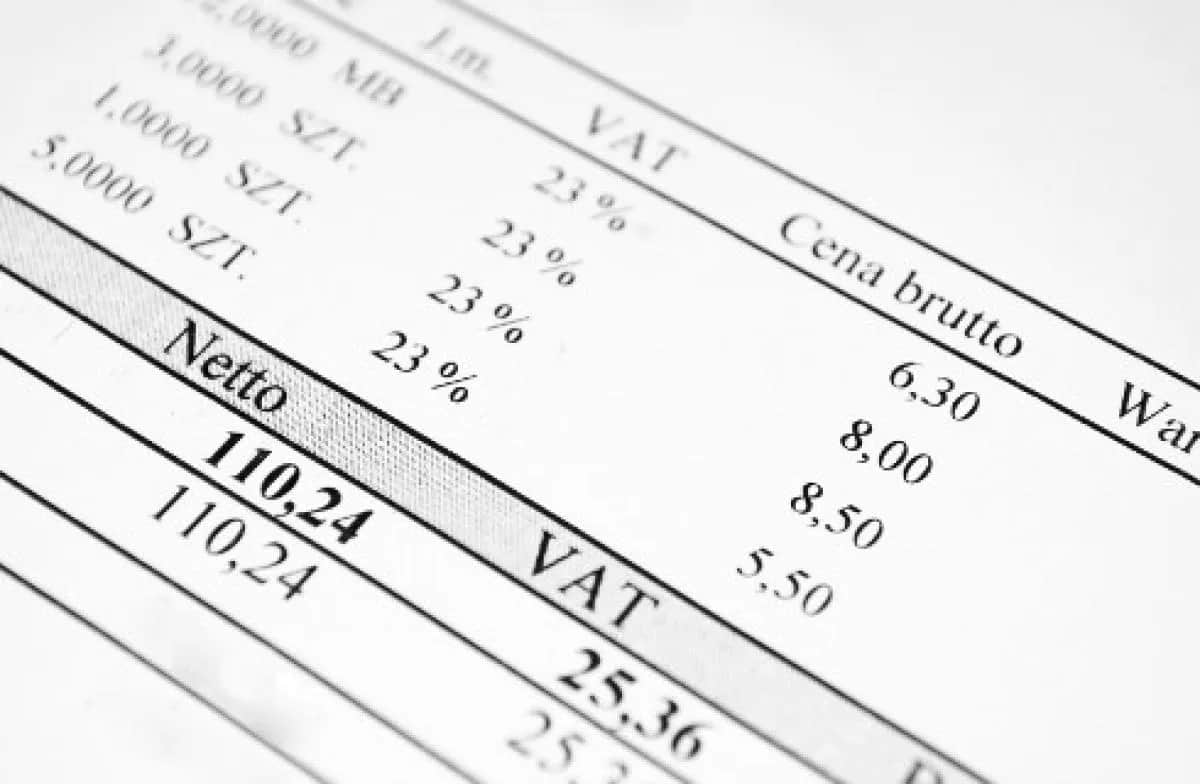 Ile kosztuje wystawienie faktury? Realne ceny i wybór dla Twojej firmy