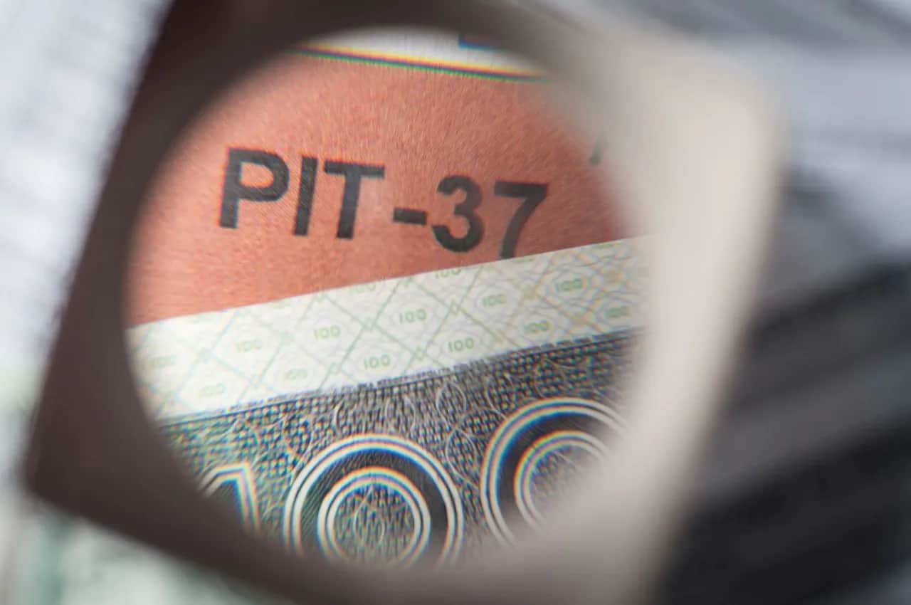 PIT-11: Czy musisz się rozliczyć? Uniknij błędów i zyskaj zwrot!